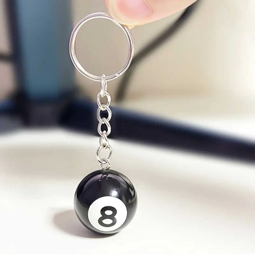 8 Ball / Keychain