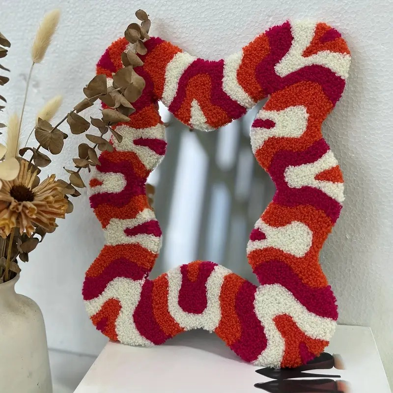 Tufted Worm / Mirror