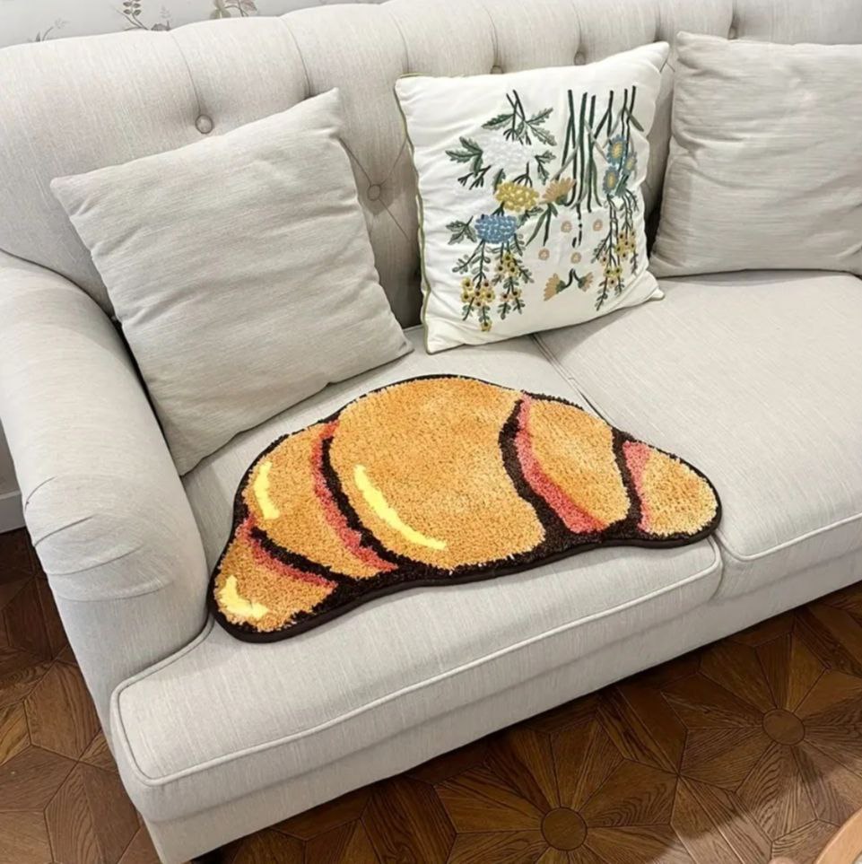 Croissant / Rug